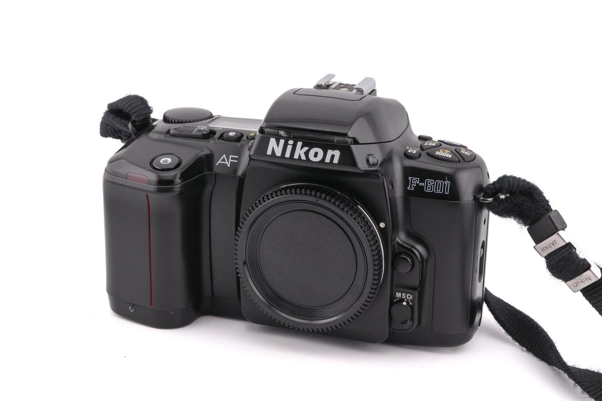 Nikon F-601 · imagen principal