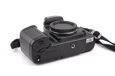 Nikon F-601 