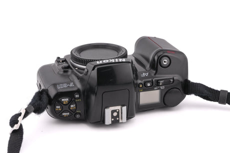 Nikon F-601 
