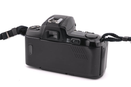Nikon F-601 