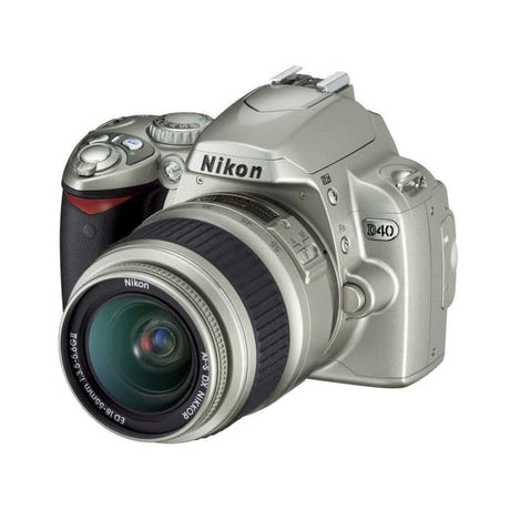 D40 SLR - Gray + Nikon AF-S DX Nikkor 18-55mm f/3.5-5.6G ED II f/3.5-5.6 