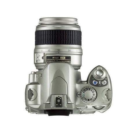 D40 SLR - Gray + Nikon AF-S DX Nikkor 18-55mm f/3.5-5.6G ED II f/3.5-5.6 
