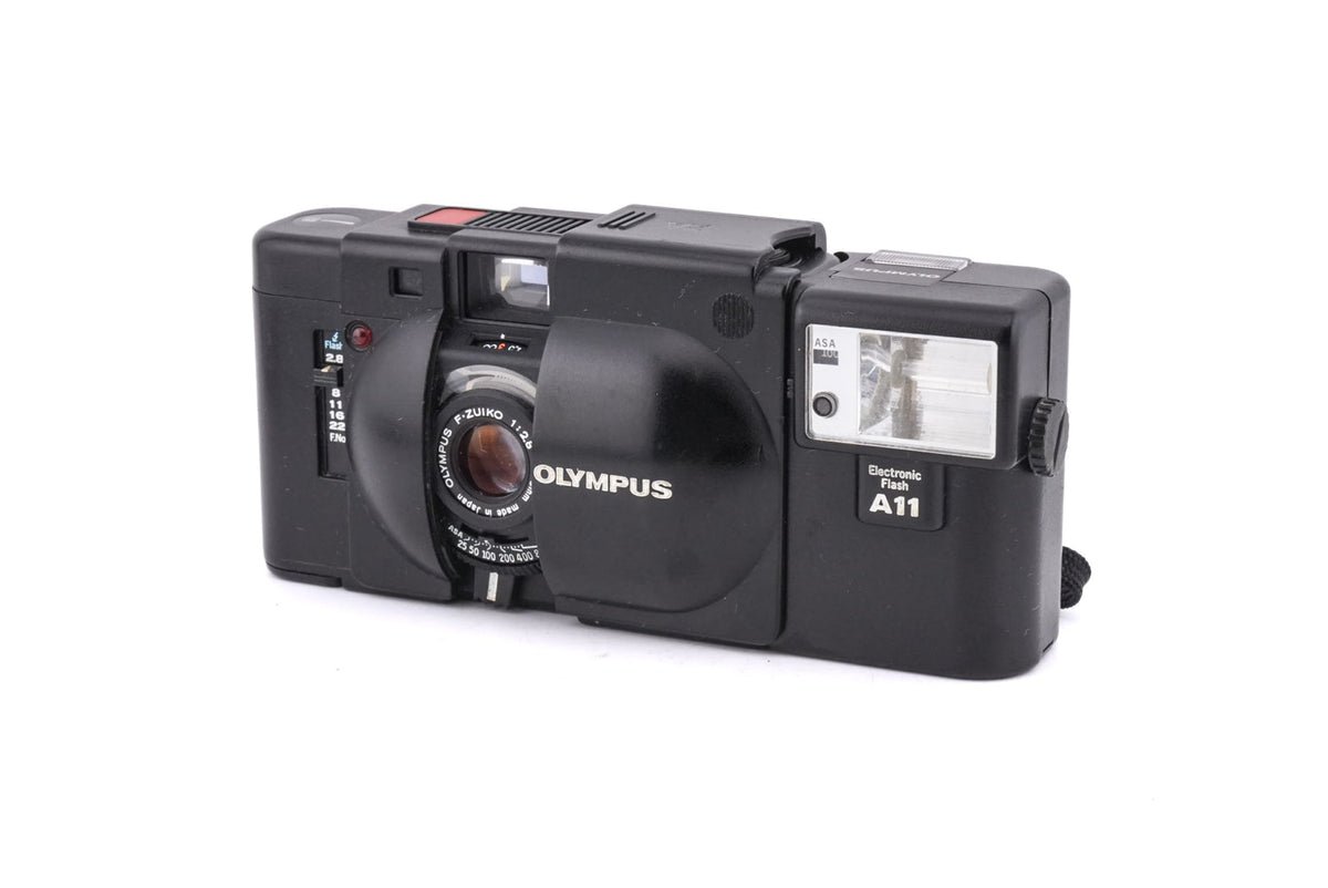 Olympus XA + A11 Electronic Flash Certified Passed · imagen principal