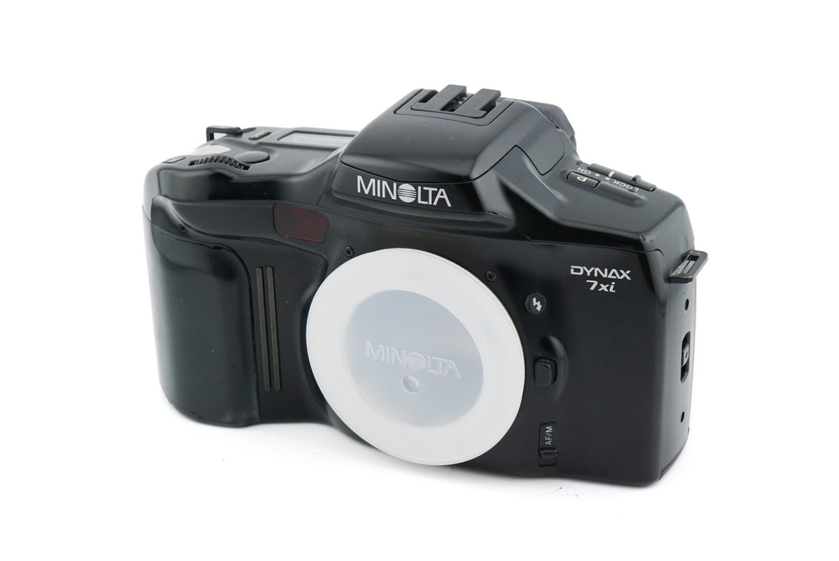 Minolta Dynax 7xi - 35mm Analog SLR Camera (Refurbished) Black · main image
