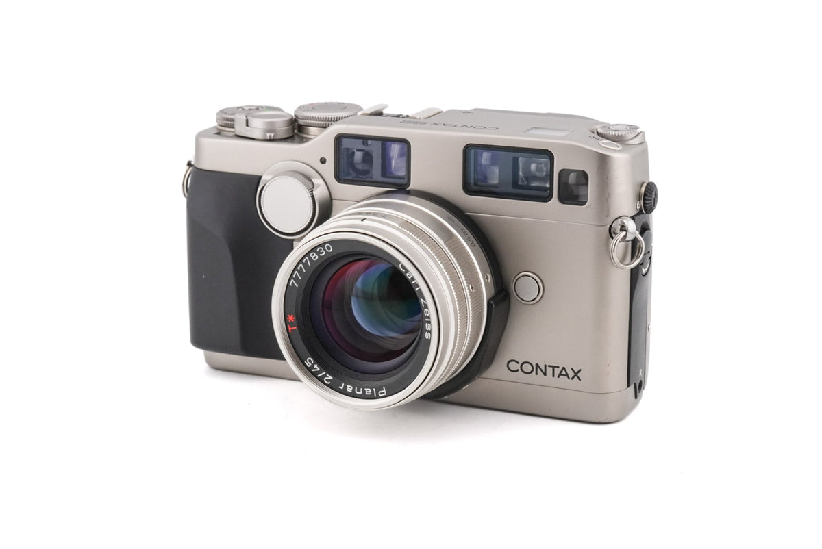 Contax G2 + 45mm f2 Planar T*  · main image