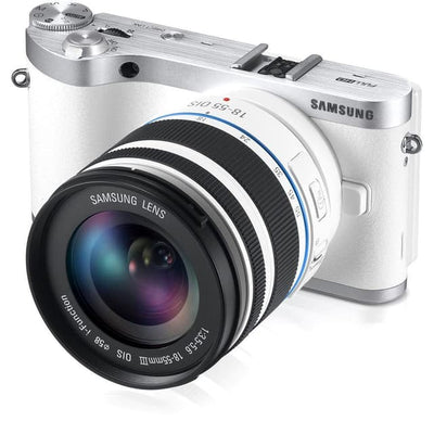 SLR NX1000 - Vit + Samsung Samsung-objektiv 18-55 mm f/3.5-5.6 OIS III + Samsung-objektiv 50-200 mm f/4-5.6 ED OIS II f/3.5-5.6 + f/4-5.6