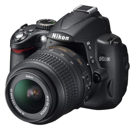 SLR D5000 - Svart + Nikon AF-S DX Nikkor ED 18-55mm f/3.5-5.6G II f/3.5-5.6G II