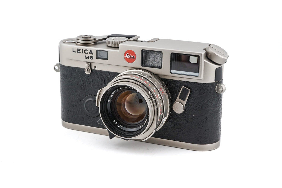 Leica M6 (Titanium, 10412) + 35mm f1.4 Summilux-M (Type II) (Titanium, 11860) · main image