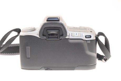 Minolta Dynax 404si + 35-80mm f4-5.6 AF Zoom 