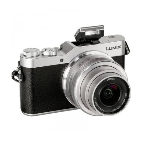 Lumix DC-GX800 - Svart/Silver + Panasonic Lumix G Vario HD 12-32mm f/3.5-5.6 MEGA OIS f/3.5-5.6