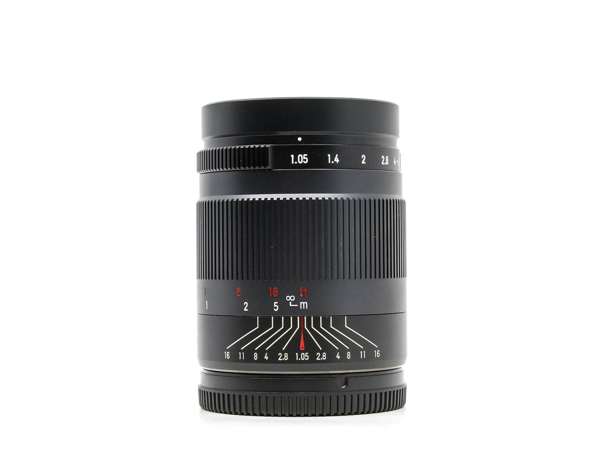 7Artisans 50mm f/1.05 - L-fattning · imagen principal