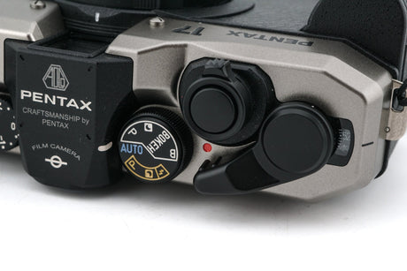 Pentax 17, cámara compacta de película de medio fotograma de 35 mm