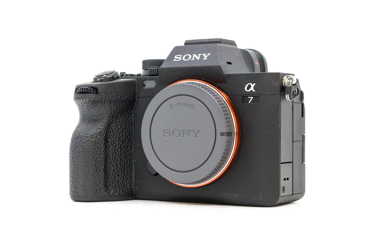 Sony Alpha A7 IV · main image