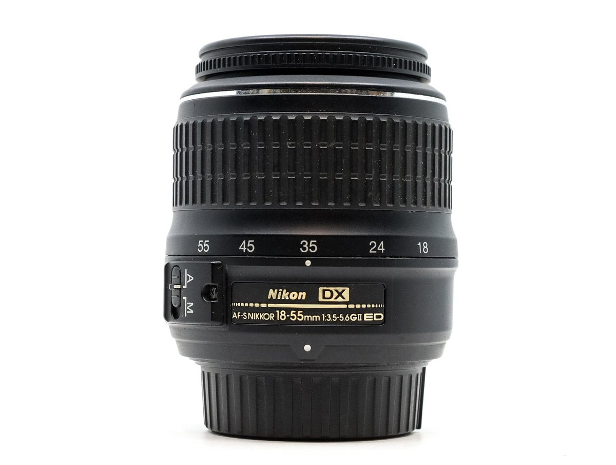 Nikon AF-S DX Nikkor 18-55mm f/3.5-5.6G ED II · imagen principal