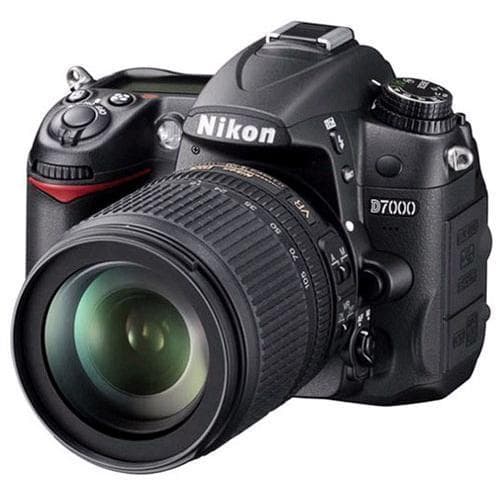 SLR D7000 - Black + Nikon AF-S Nikkor 18-105mm f/3.5-5.6G ED f/3.5-5.6 de segunda mano en Camera Market