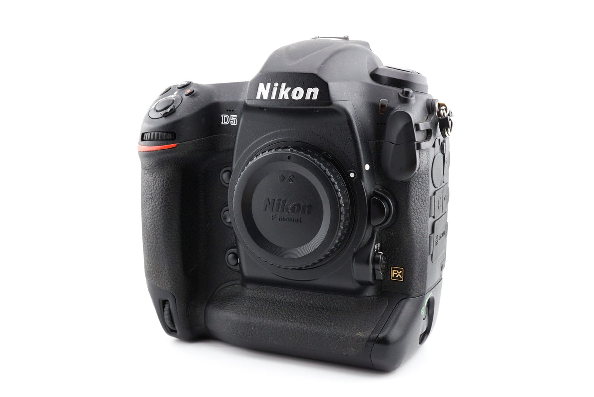Nikon D5 + MH-26a Batteriladdare – Digitalkamera Renoverad (Svart) · imagen principal