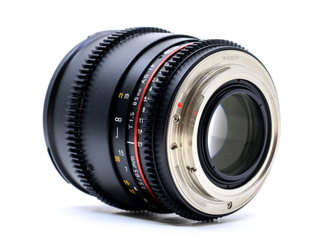 Samyang 85mm T1.5 - Canon EF-fattning