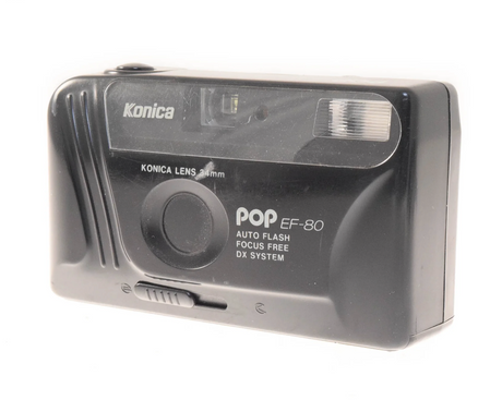 Here is the translation from Spanish to Swedish, following all the specified rules:

**Konica Pop EF-80 - 35mm filmkamera