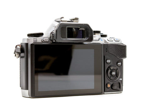 Olympus OM-D E-M10 