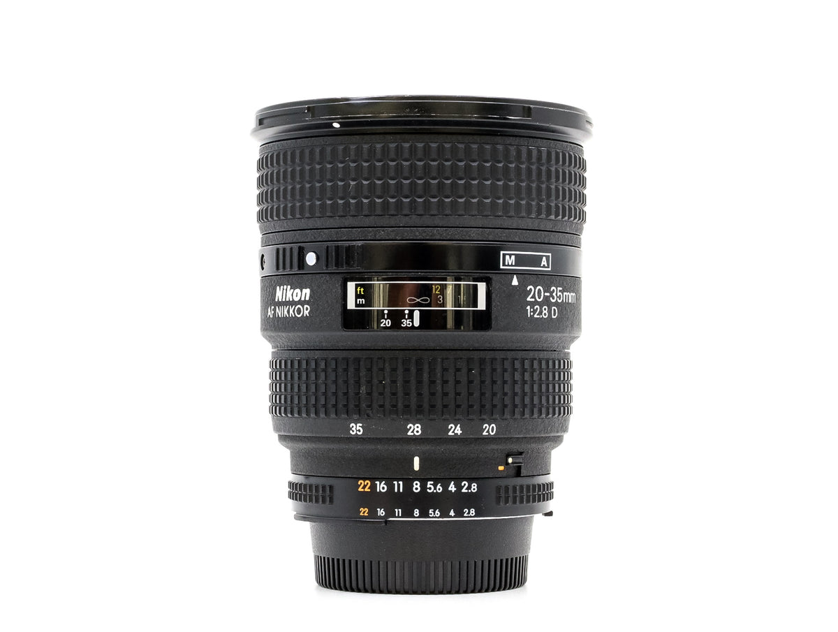 Nikon AF Nikkor 20-35mm f/2.8D · imagen principal