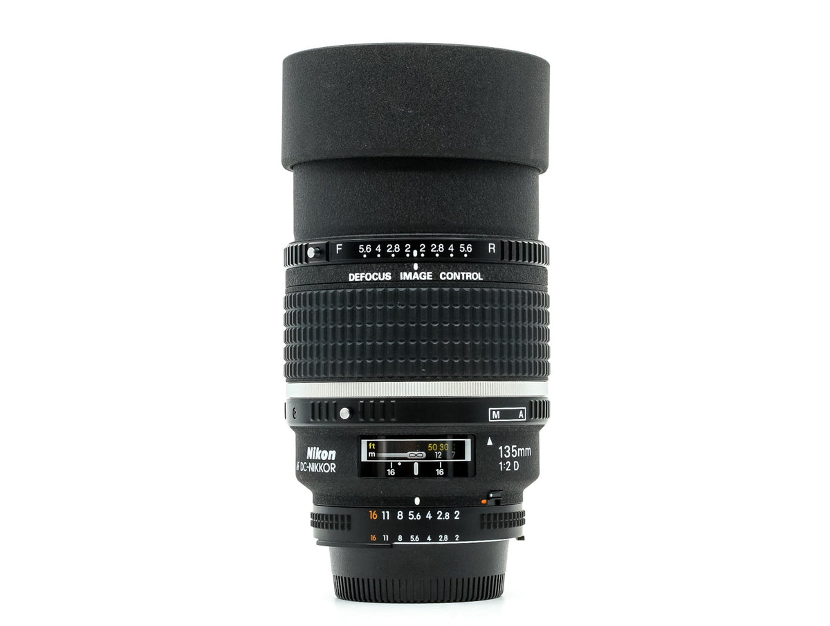 Nikon AF DC Nikkor 135mm f/2D  · main image