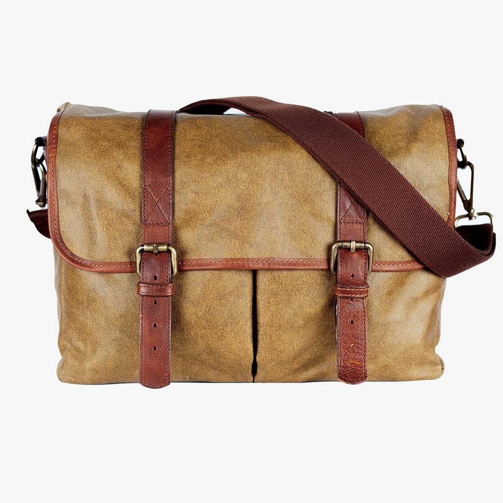 Roma Olive Green Waxed Canvas Camera Bag · imagen principal