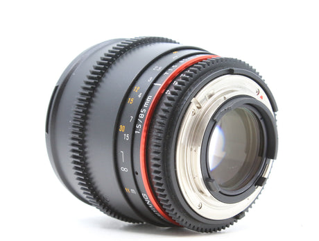 Samyang 85mm T1.5 - Nikon Fattning