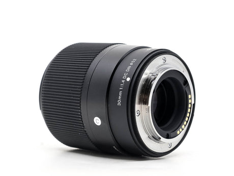 Sigma 30mm f/1.4 DC DN Contemporary – Fujifilm X-fattning