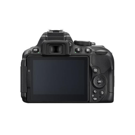 D5300 SLR - Svart + Nikkor AF-S DX Nikkor 18-140mm f/3.5-5.6G ED VR f/3.5-5.6G