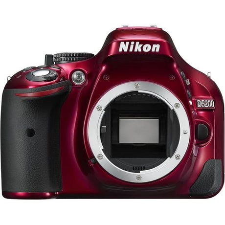 SLR D5200 - Red + Nikon AF-S DX Nikkor 18-55 mm f/3.5-5.6G IF-ED VR f/3.5-5.6