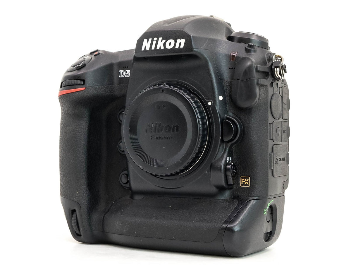 Nikon D5 (Dubbla CF) · main image