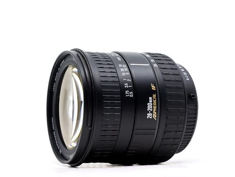 Sigma 28-200mm f/3.5-5.6 Aspherical IF Macro - Sigma SA-fattning