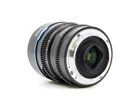 Sirui 75mm T1.2 Nightwalker - Canon RF-fattning