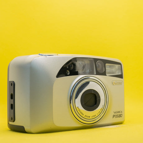 Yashica Power Zoom 80 – 35 mm filmkamera