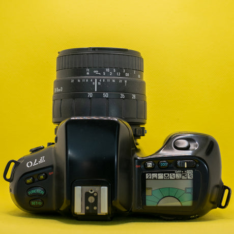 Nikon F70 - 35 mm systemkamera för analog film