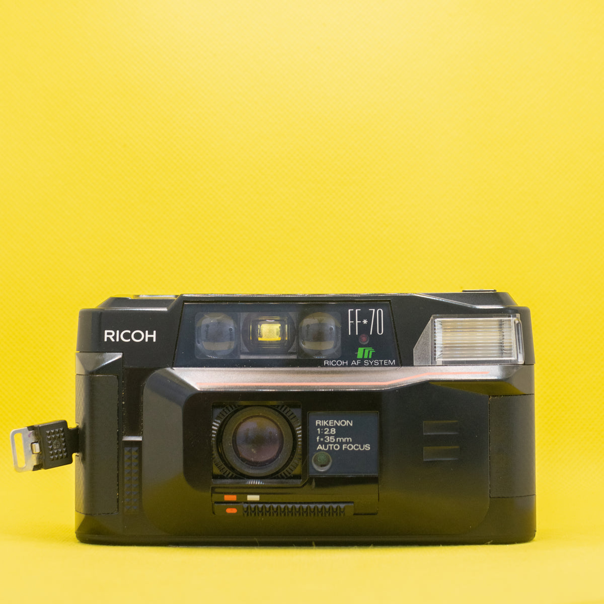 Ricoh FF70 F2.8- 35mm Film Camera · imagen principal